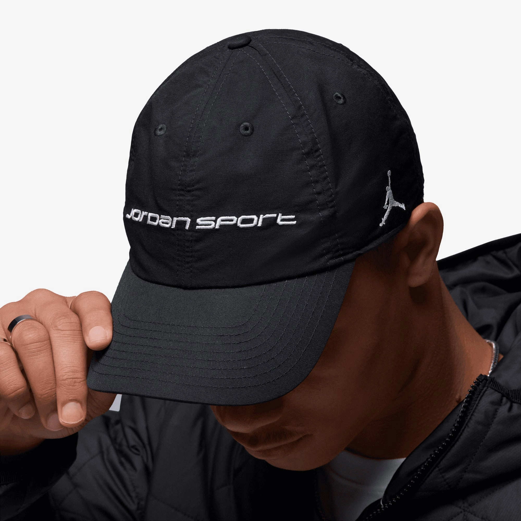 Jordan | CLUB UNSTRUCTURED HAT { BLACK/WHITE