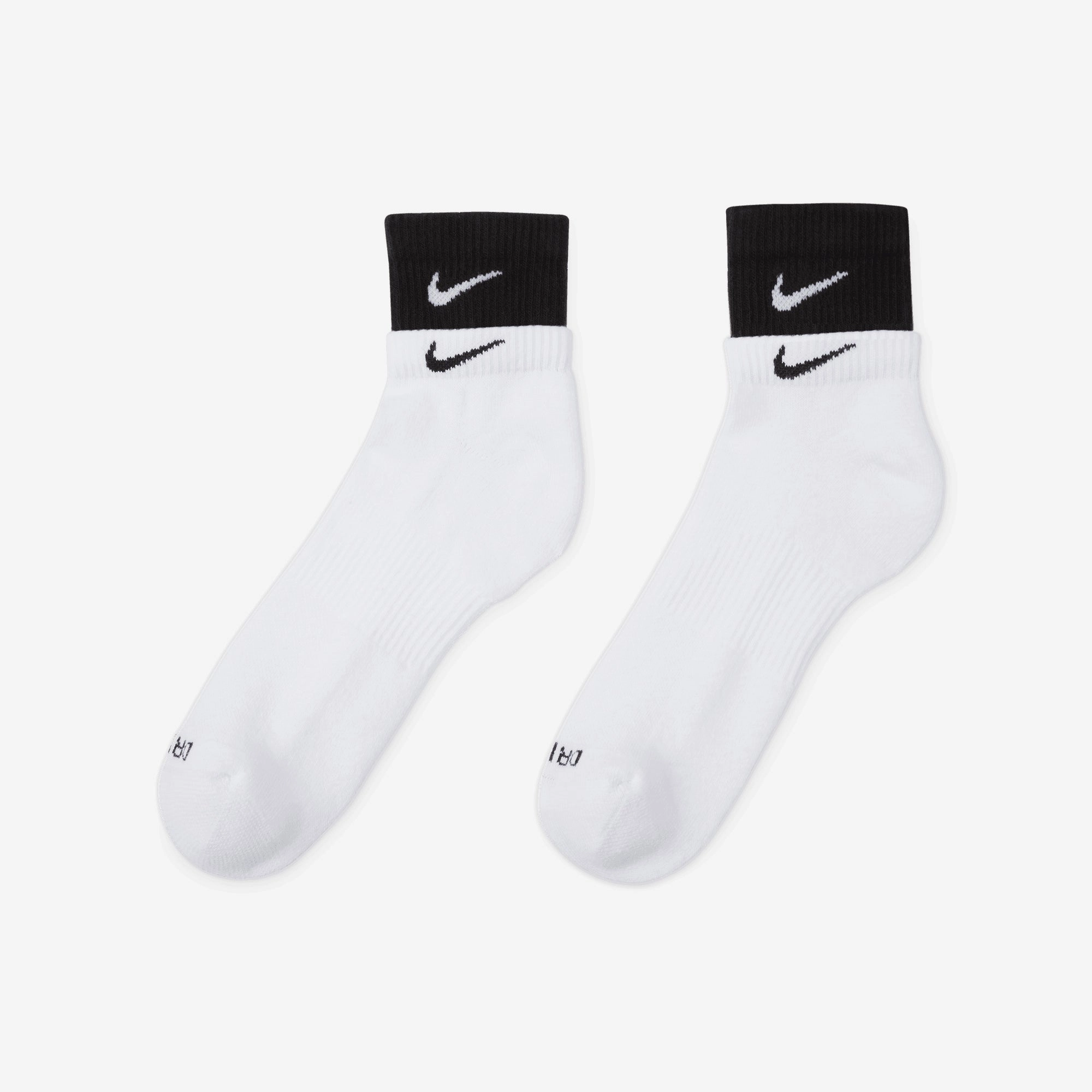 NIKE | EVERYDAY PLUS CUSHIONED SOCKS { WHITE/BLACK