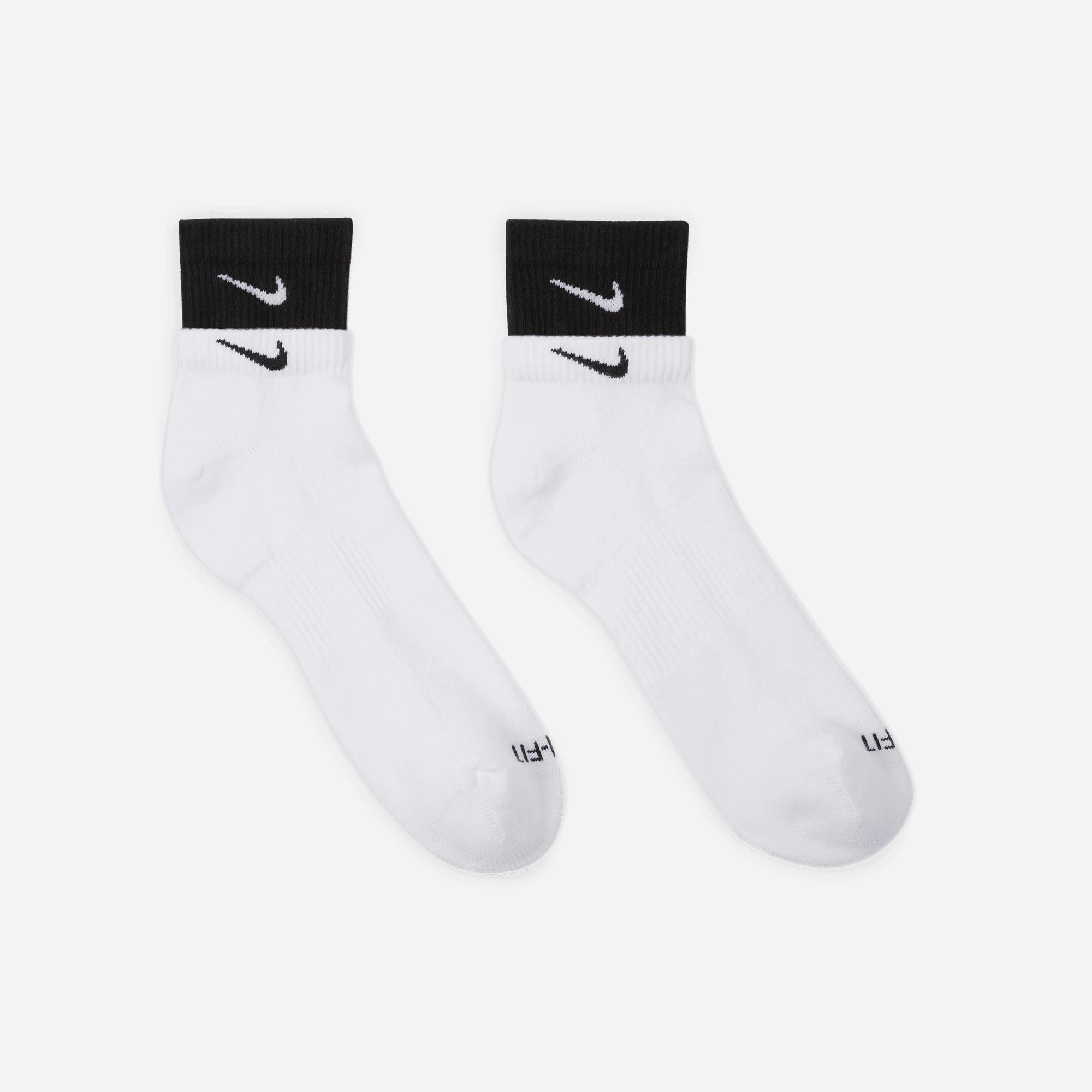 NIKE | EVERYDAY PLUS CUSHIONED SOCKS { WHITE/BLACK