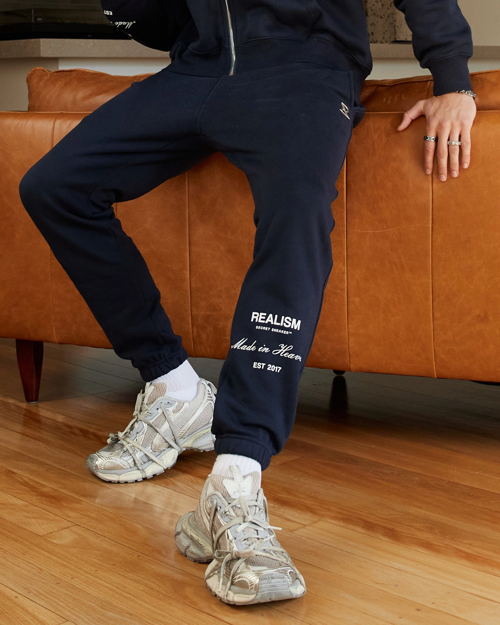 SSS REALISM RADIANT SWEATPANTS ROYAL NAVY