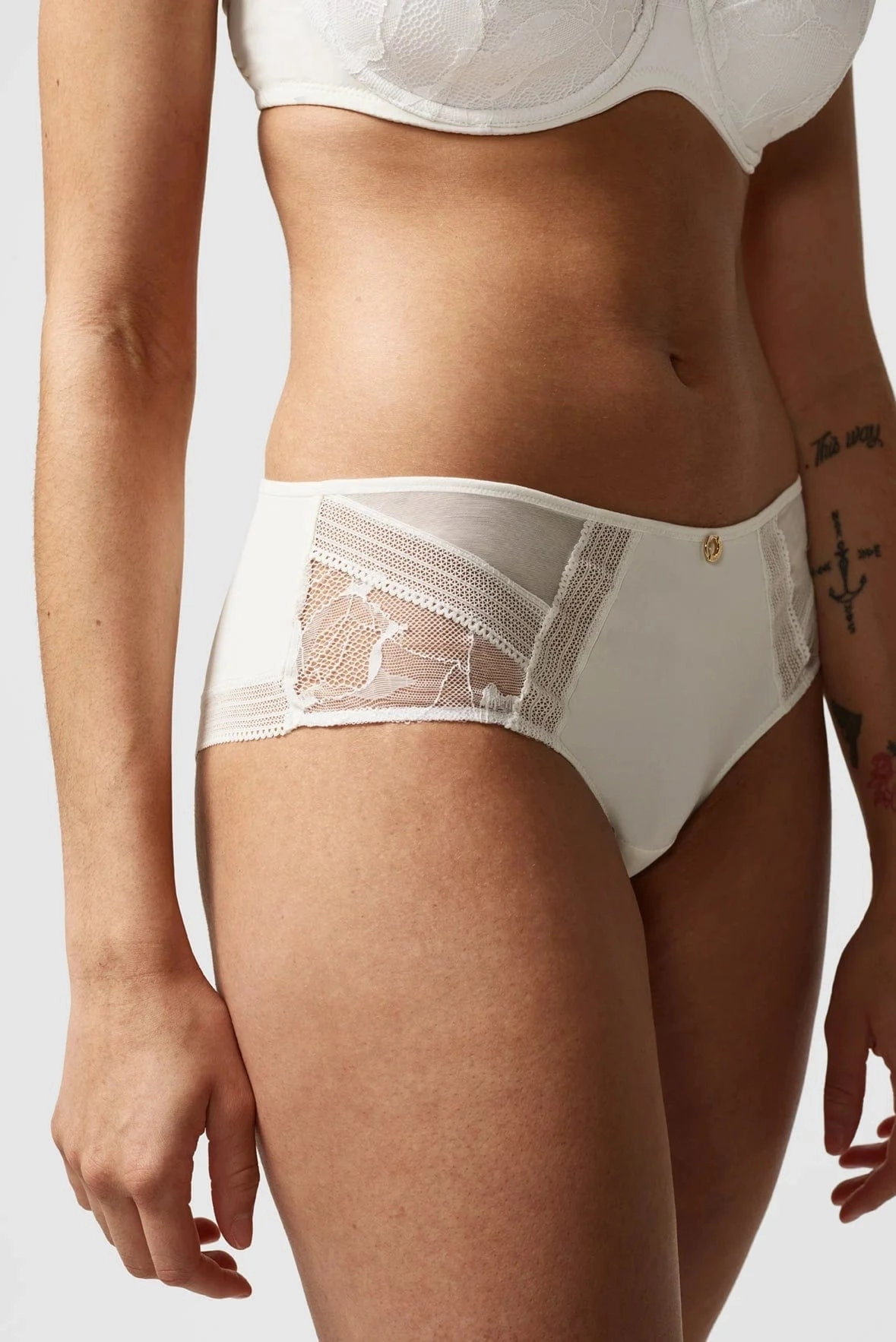 True Lace Shorty